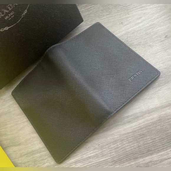 🖤Prada passport holder🖤 - Picture 10 of 12